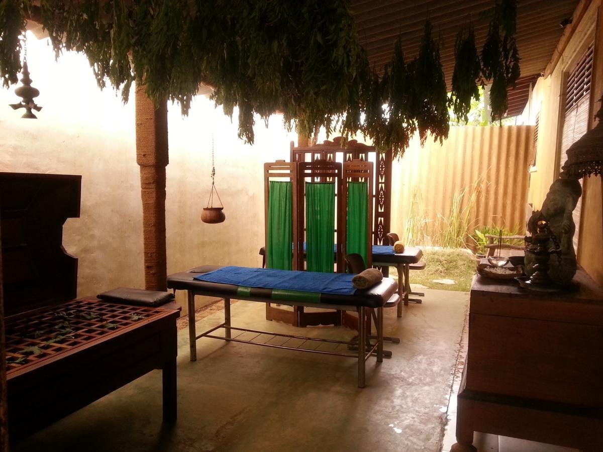 Saubagya Inn Anuradhapura Bagian luar foto
