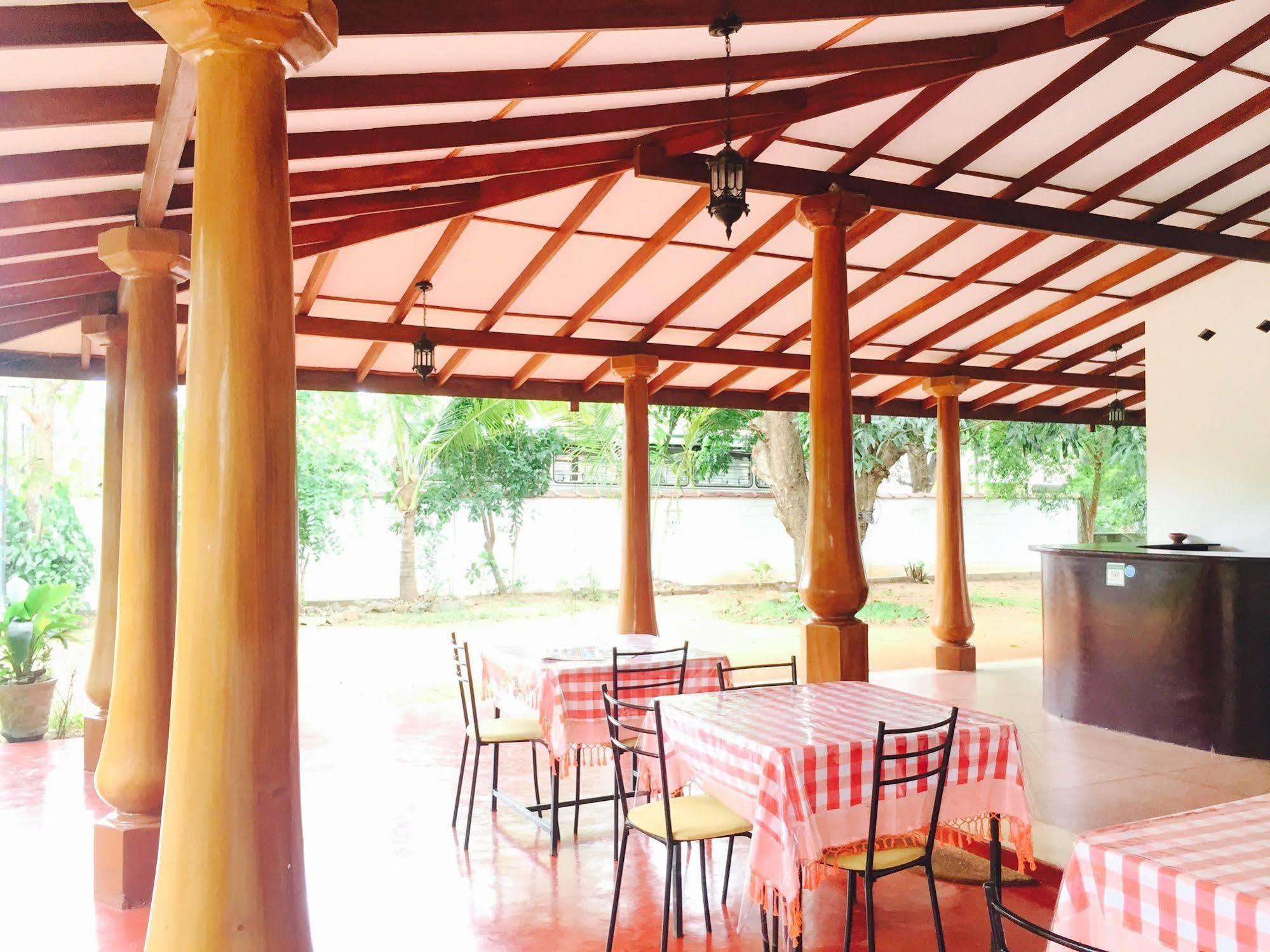 Saubagya Inn Anuradhapura Bagian luar foto